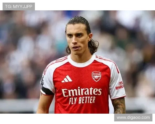 卡拉菲奥里因迷信拒签英超奖杯